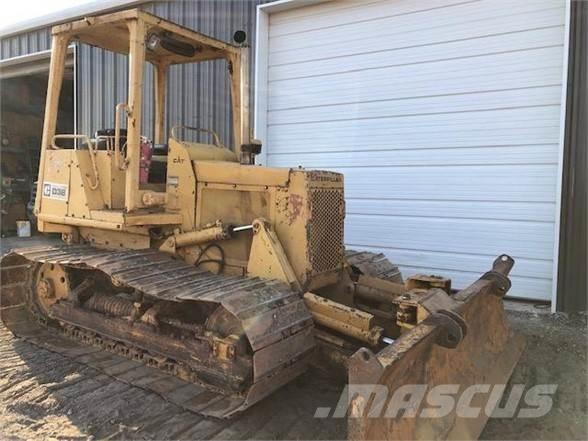 CAT D3B Buldozere pe senile