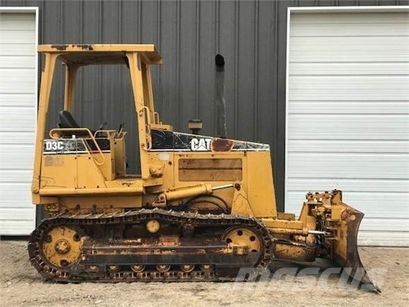 CAT D3C Buldozere pe senile