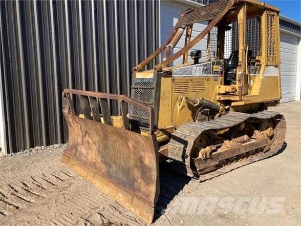 CAT D3C Buldozere pe senile