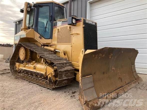 CAT D5M Buldozere pe senile