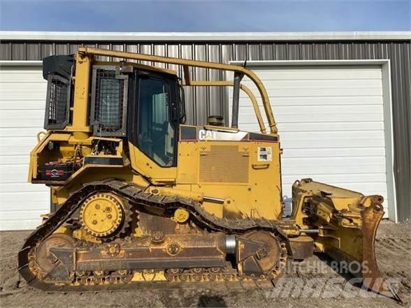 CAT D5M XL Buldozere pe senile