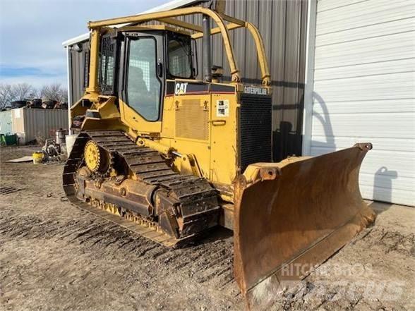 CAT D5M XL Buldozere pe senile