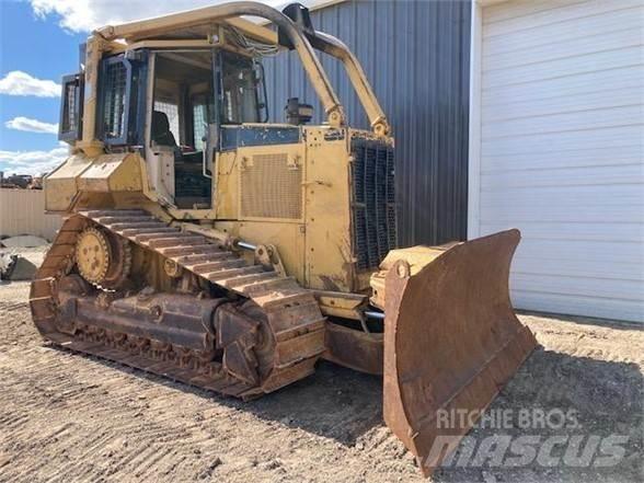 CAT D5M XL Buldozere pe senile
