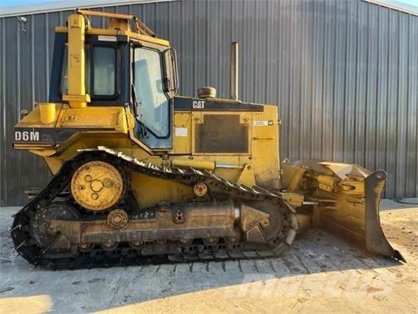 CAT D6M XL Buldozere pe senile