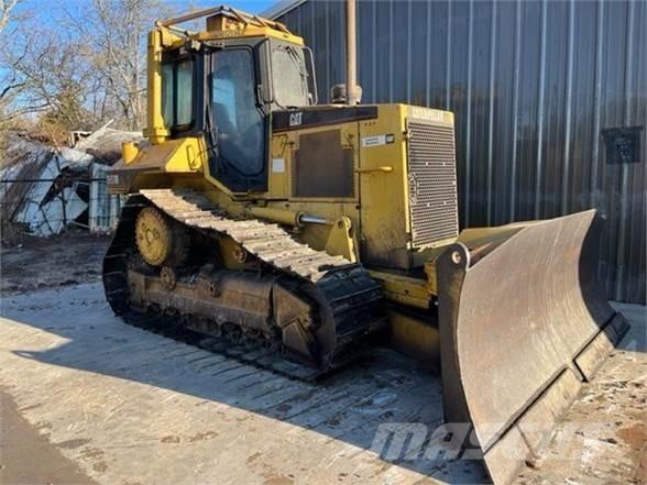 CAT D6M XL Buldozere pe senile