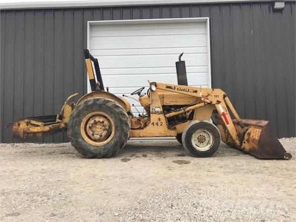 Ford 445A Incarcator pe pneuri