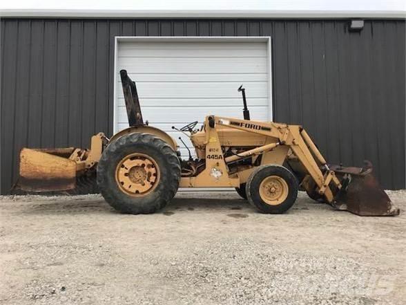 Ford 445A Incarcator pe pneuri