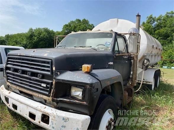 Ford F800 Cisterne