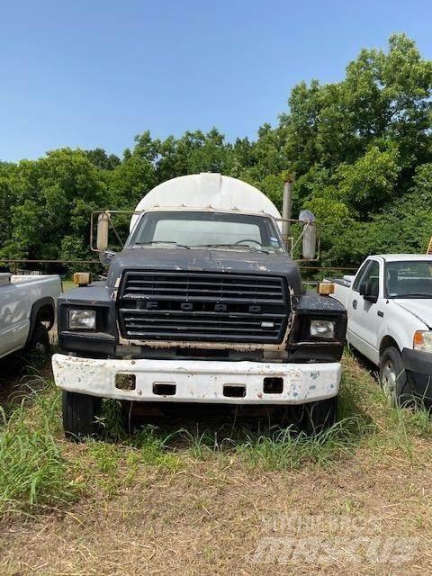 Ford F800 Cisterne