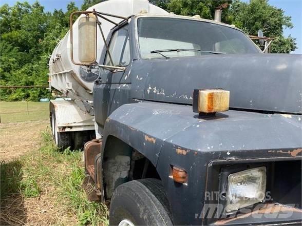 Ford F800 Cisterne
