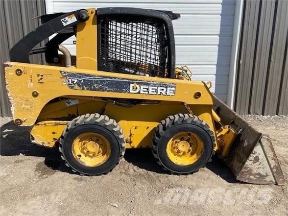 John Deere 317 Mini incarcator