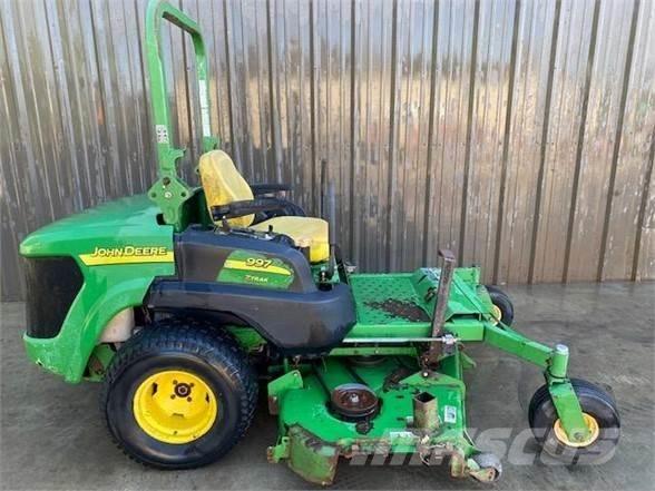 John Deere 997 Zero turn mowers
