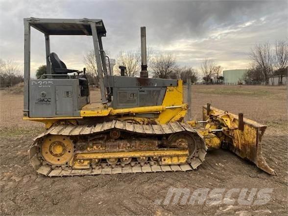 Komatsu D32P-1 Buldozere pe senile