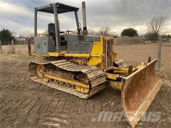 Komatsu D32P-1 Buldozere pe senile