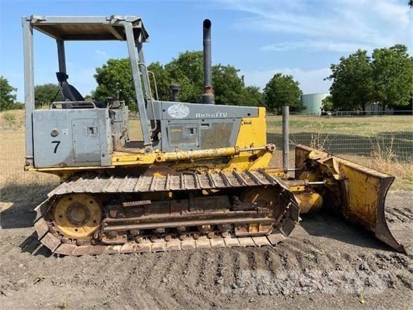 Komatsu D32P-1 Buldozere pe senile
