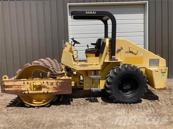 Sakai SV410 Compactoare monocilindrice