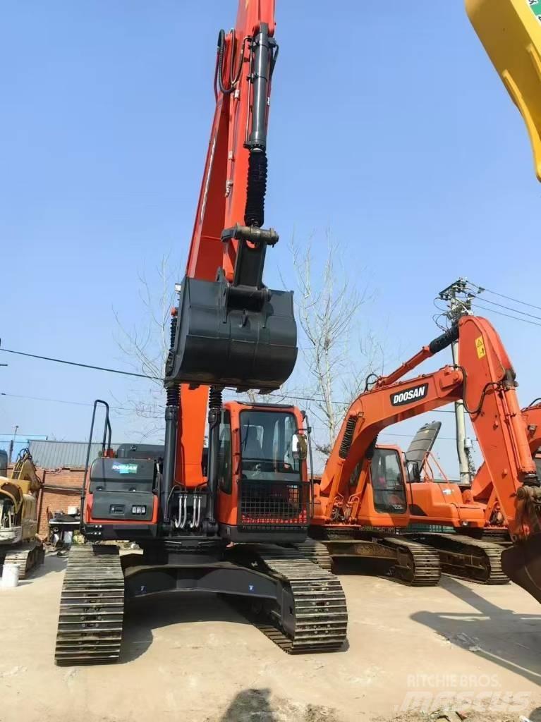 Doosan DX 225 LC Excavatoare pe șenile
