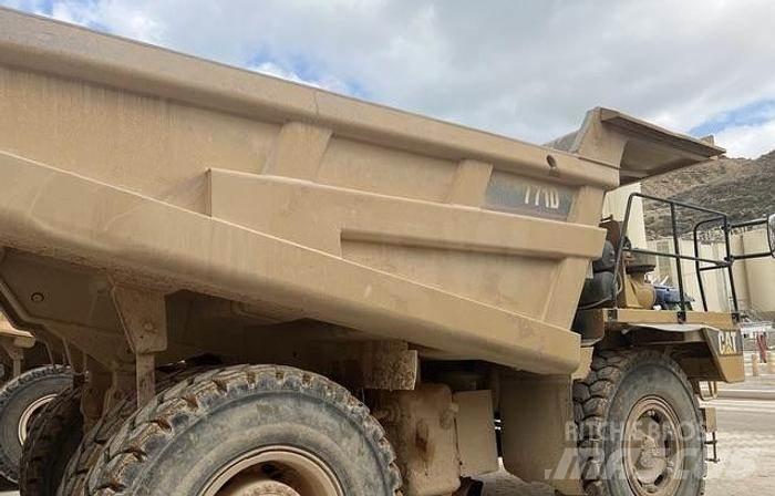 CAT 771D Minitractor de teren
