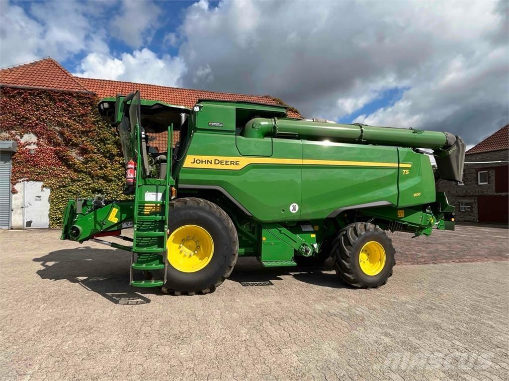John Deere T5 600 Combine de secerat