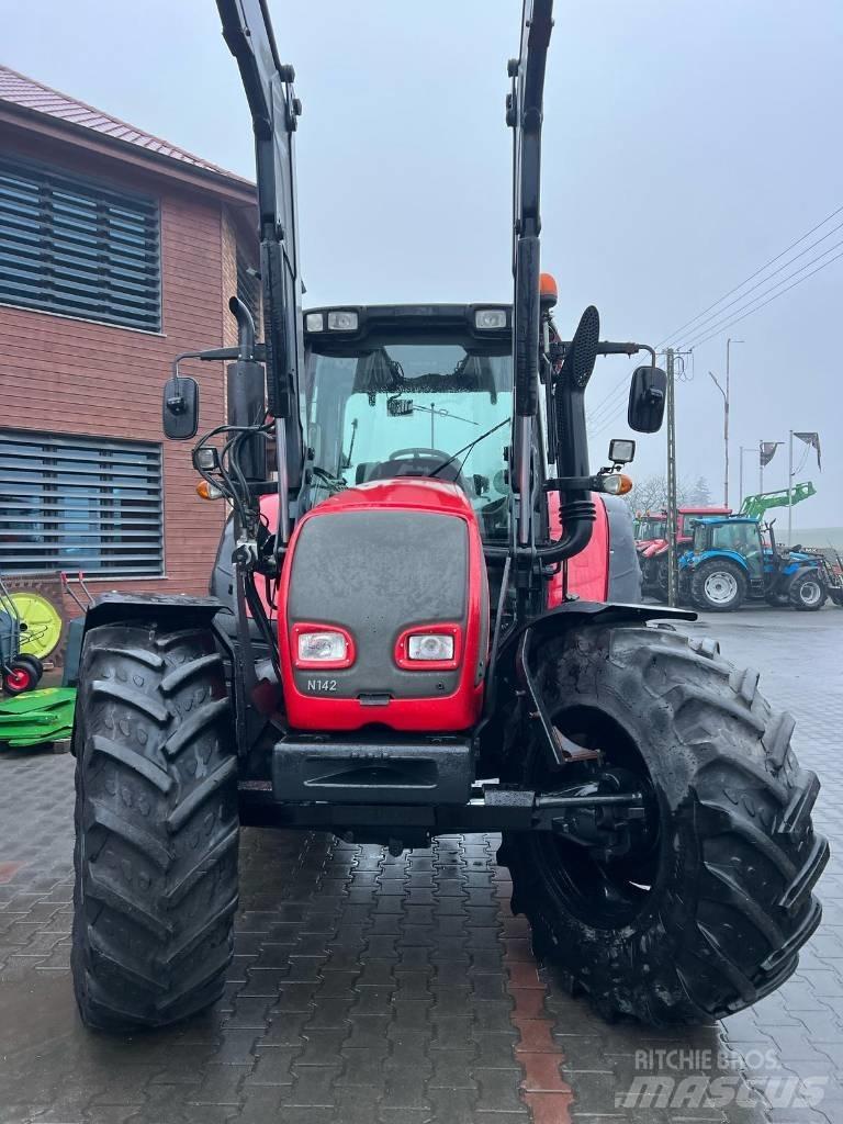 Valtra N 142 Tractoare