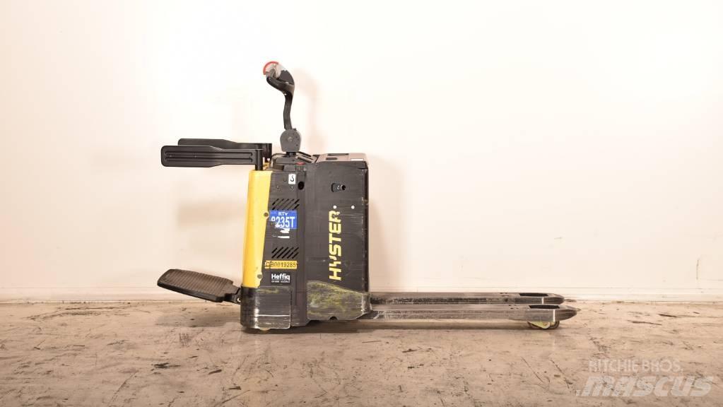 Hyster P 2.0 S Transpaleta cu platforma