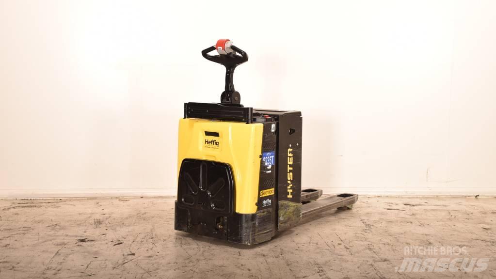 Hyster P 2.0 S Transpaleta cu platforma