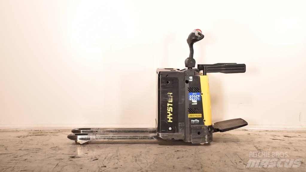 Hyster P 2.0 S Transpaleta cu platforma