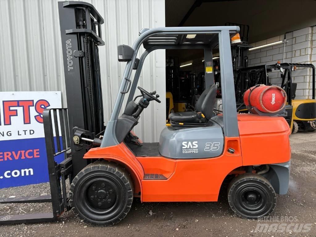 Toyota 7FGJ35 Stivuitor GPL