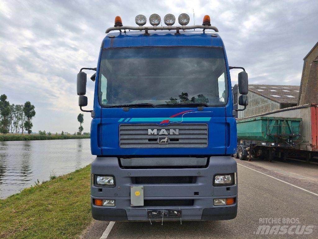MAN TGA 26.390 6X2 Camion cabina sasiu