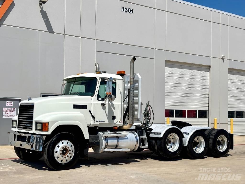 Mack CHU 613 Autotractoare