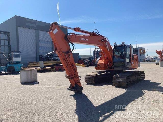 Hitachi ZX225USRLC Excavatoare pe șenile

