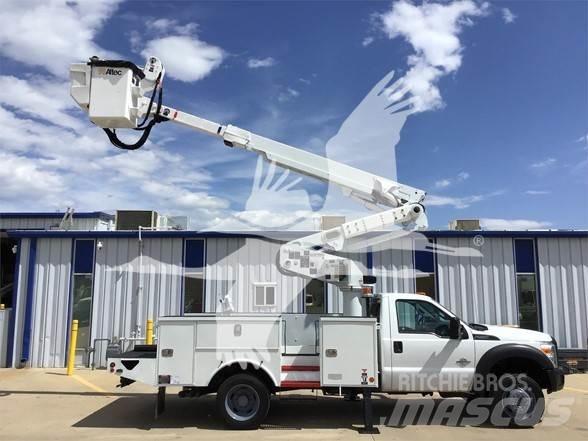 Altec AT40M Platforme aeriene montate pe camion