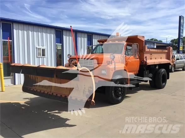 Ford F800 Dispersare nisip si sare