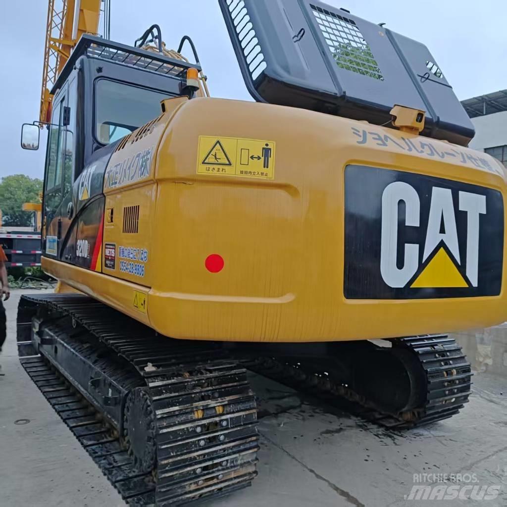 CAT 320 Excavatoare pe șenile
