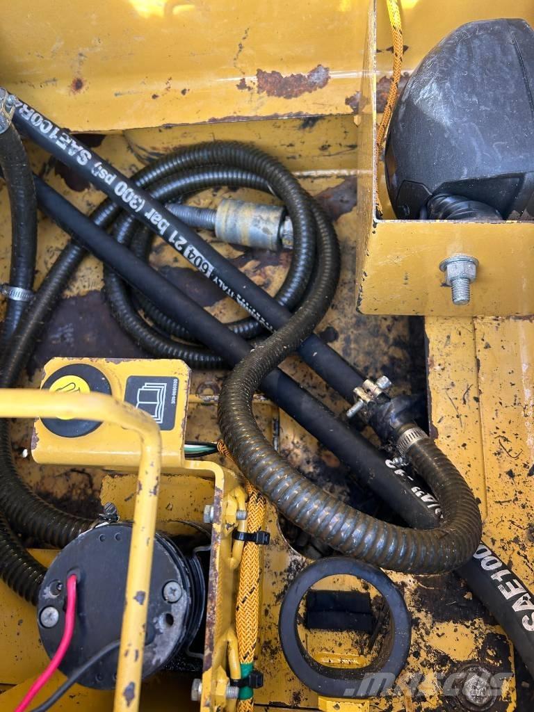 CAT 313 F LGC Excavatoare pe șenile
