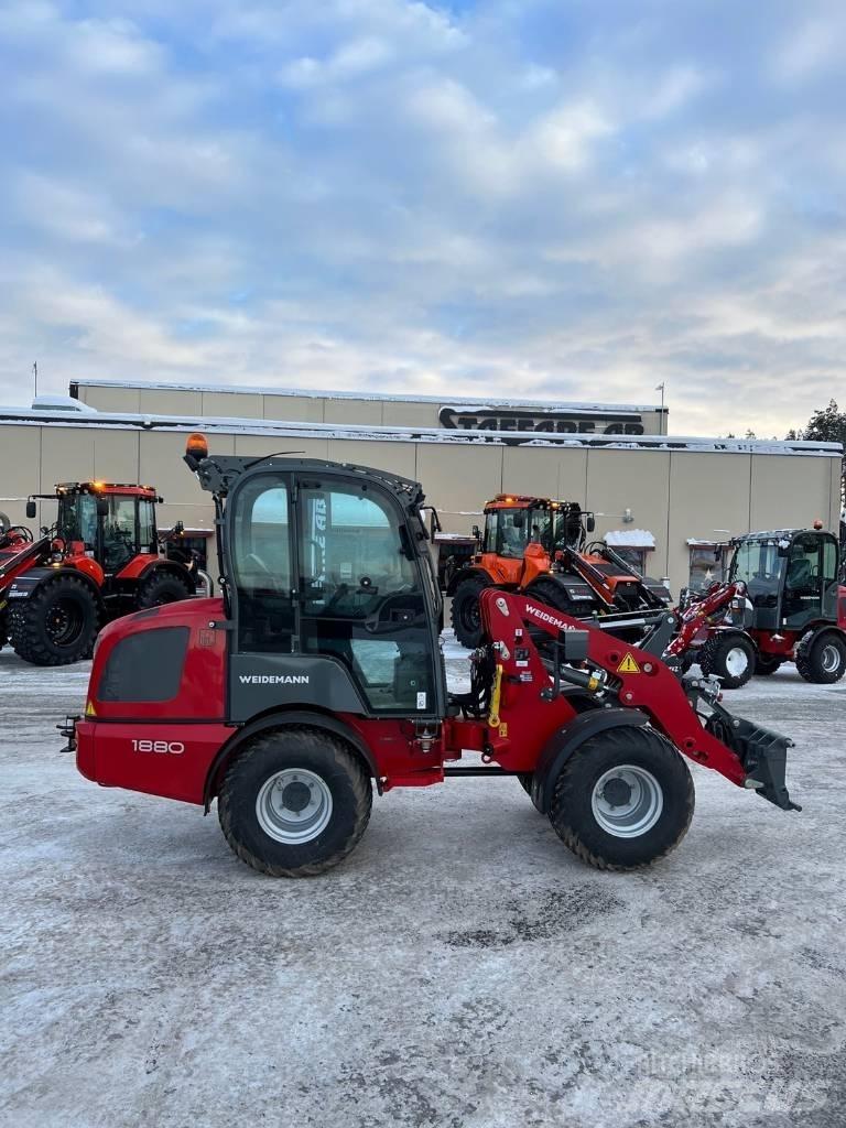 Weidemann 1880 Incarcator pe pneuri