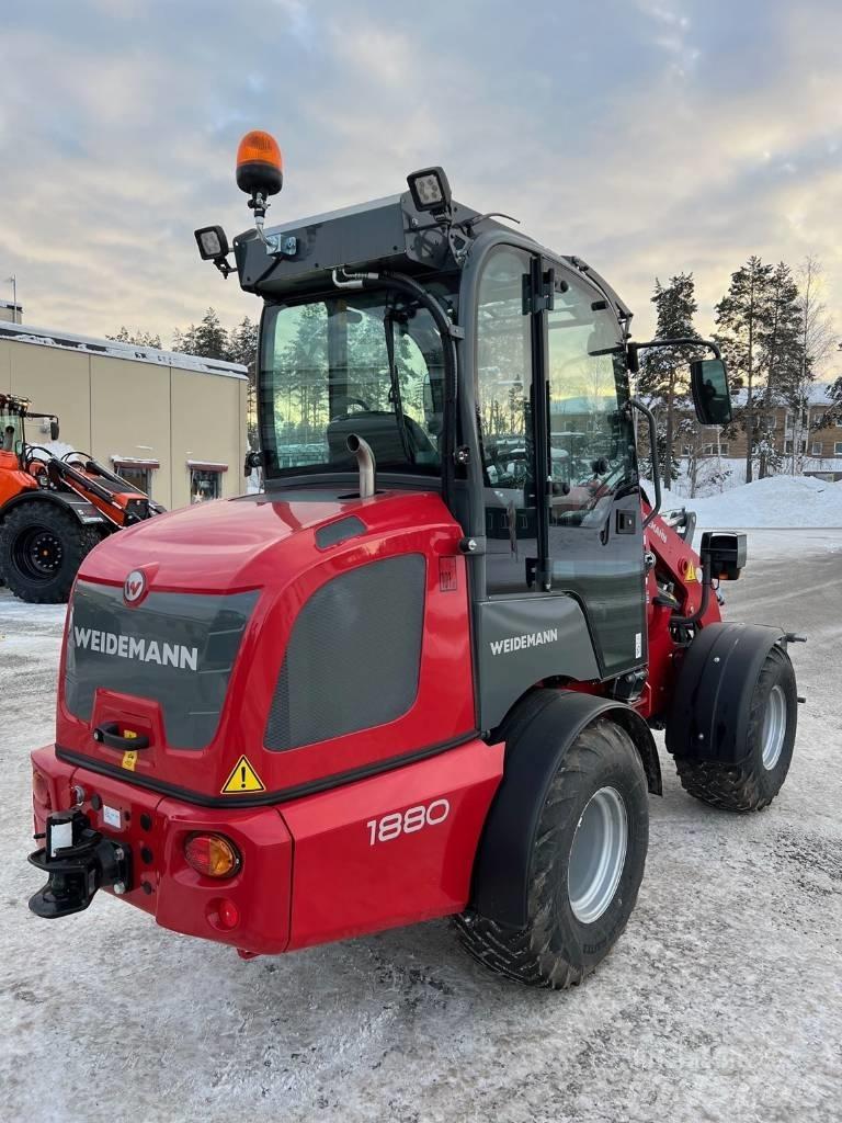 Weidemann 1880 Incarcator pe pneuri