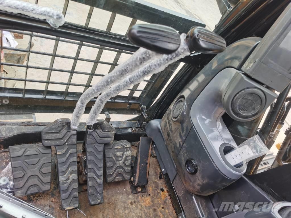 CAT 330 D Excavatoare pe șenile
