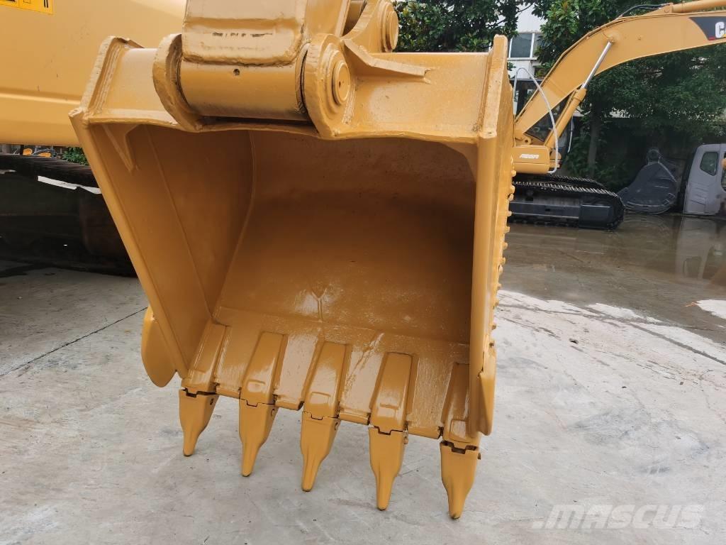 CAT 330 D Excavatoare pe șenile
