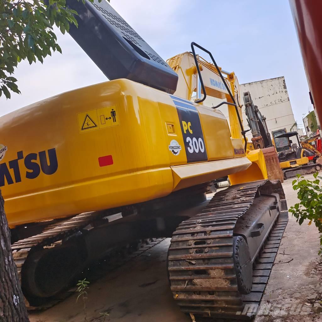Komatsu PC 300 Excavatoare pe șenile
