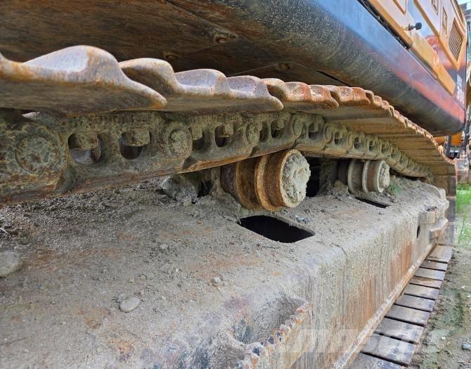 Hyundai HX 300 Excavatoare pe șenile
