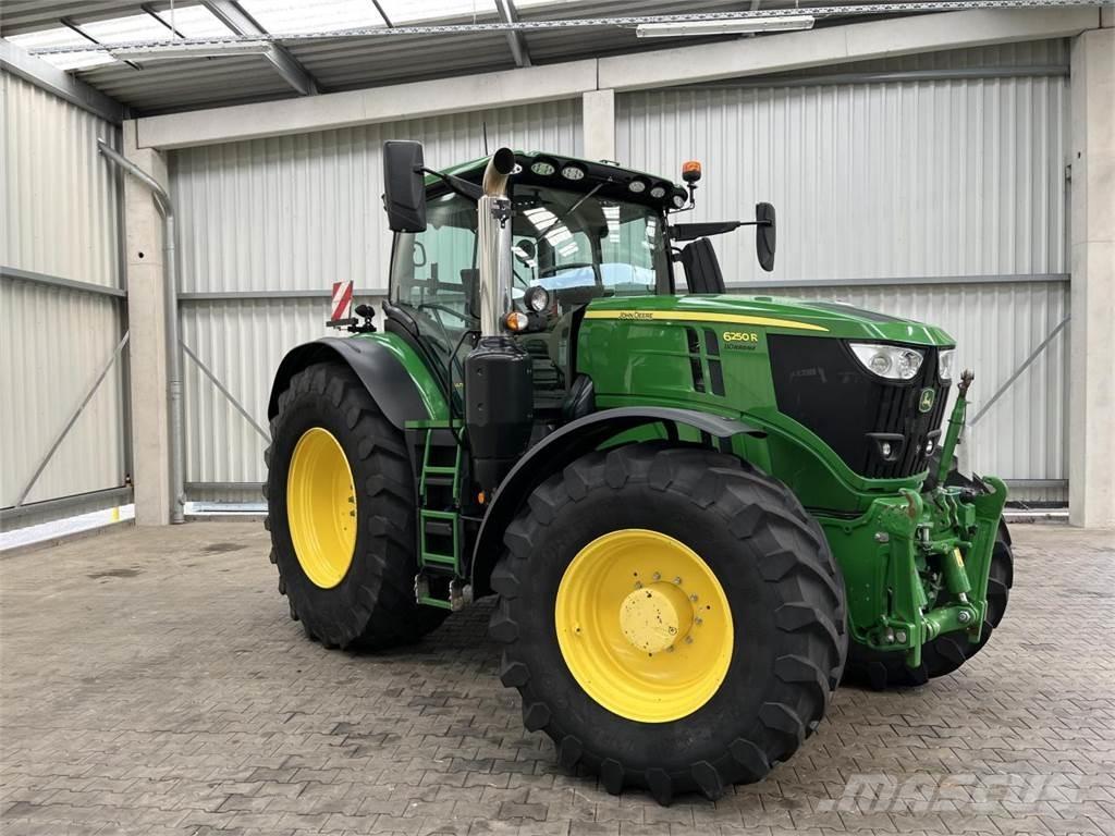 John Deere 6250R Tractoare