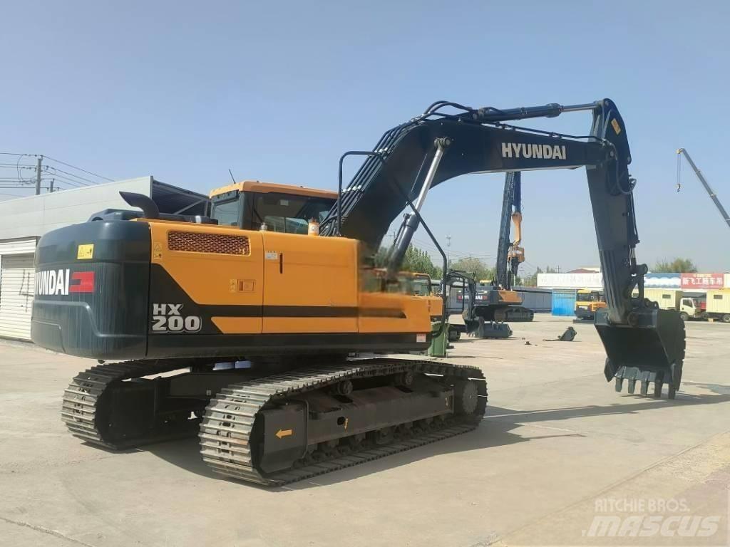 Hyundai HX 200 Excavatoare pe șenile
