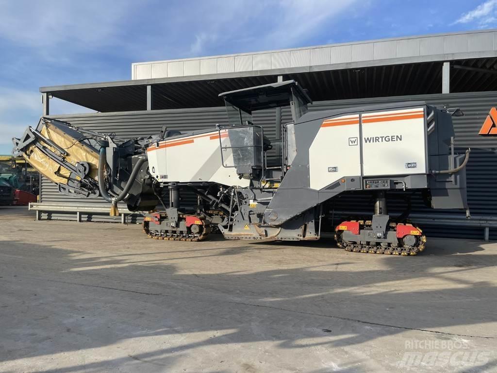 Wirtgen W 220 FI Utilaje asfalt cu freze reci