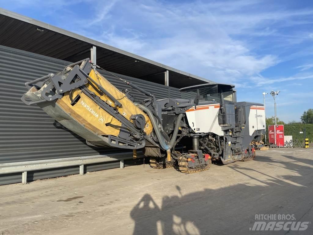 Wirtgen W 220 FI Utilaje asfalt cu freze reci