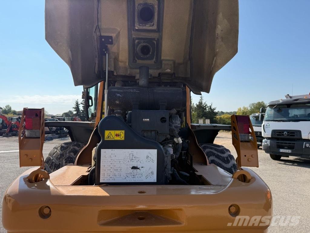 CASE 721 E Incarcator pe pneuri