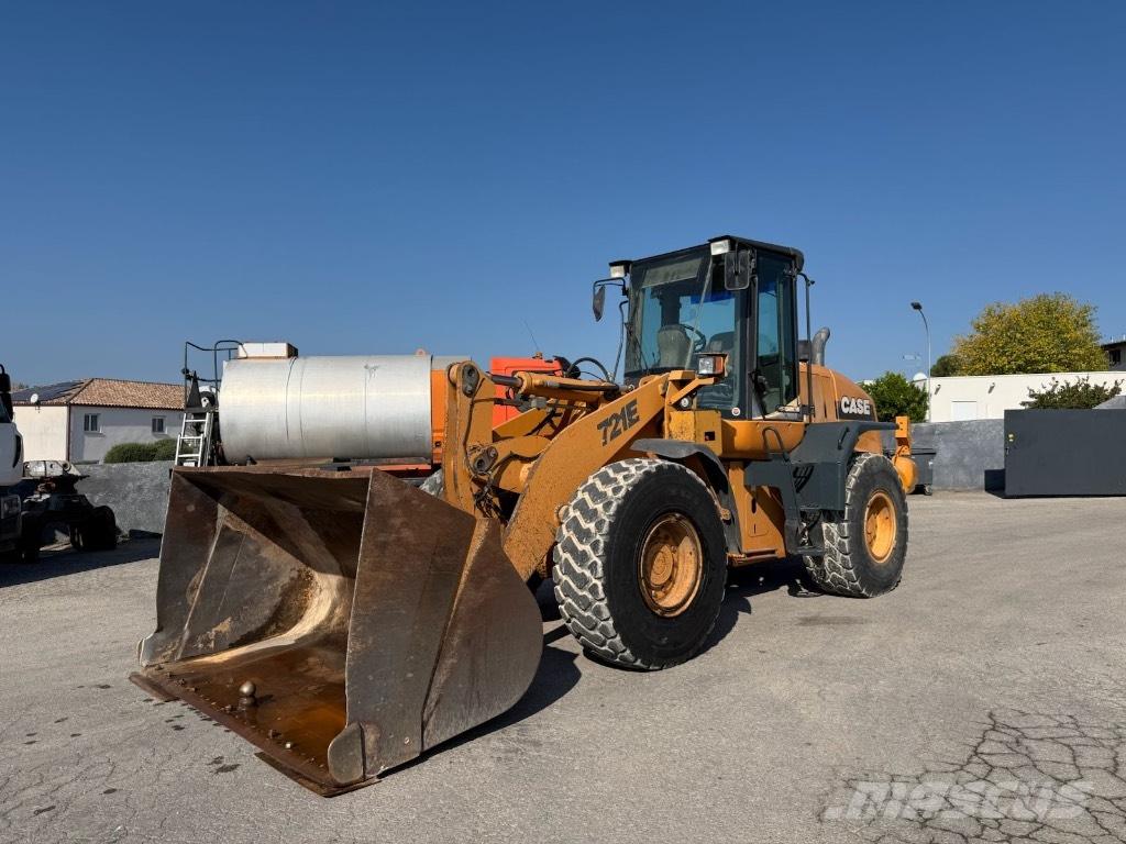 CASE 721 E Incarcator pe pneuri