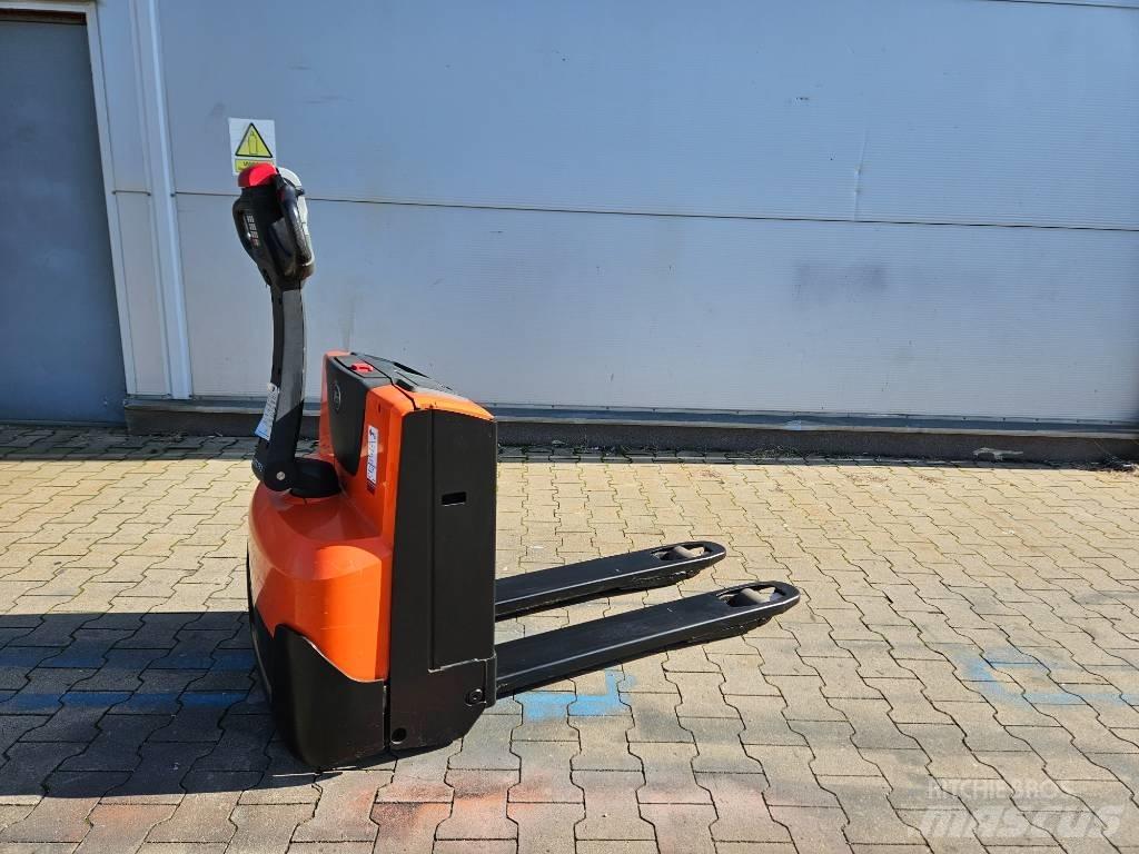 BT LWE 140 Transpaleta manuala