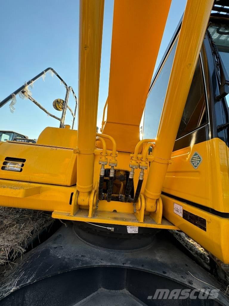 Komatsu PC 210 Excavatoare pe șenile
