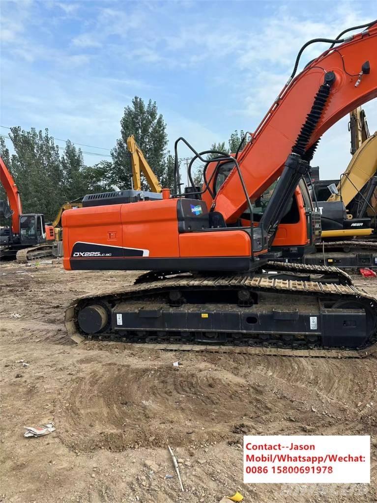 Doosan DX 225 LCA Excavatoare pe șenile
